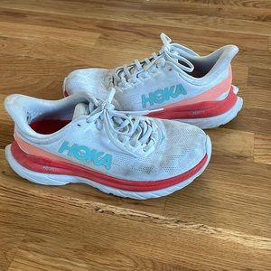 HOKA Mach 4